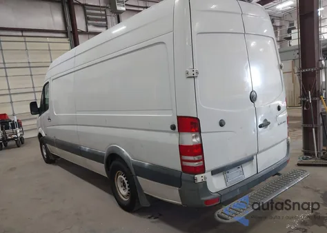 2014 Mercedes-Benz Sprinter 2500 High Roof z USA, uszkodzony, nr VIN WD3PE8DE8E5901139